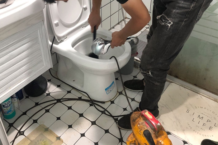 尖峰镇疏通下水道