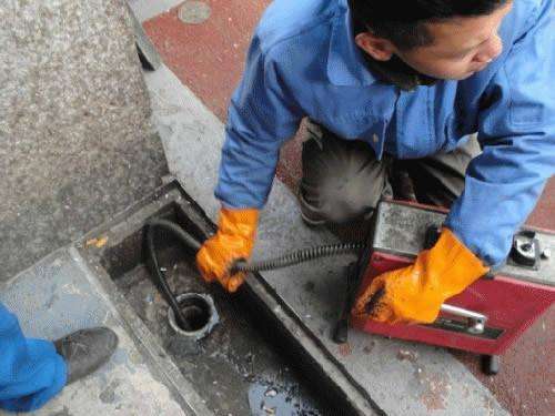 尖峰镇疏通下水道